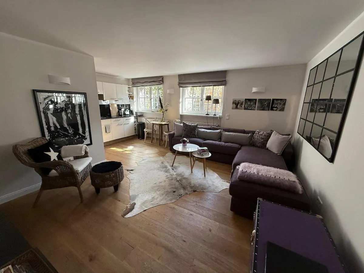 Stylish Garden Apartment In Central Monachium